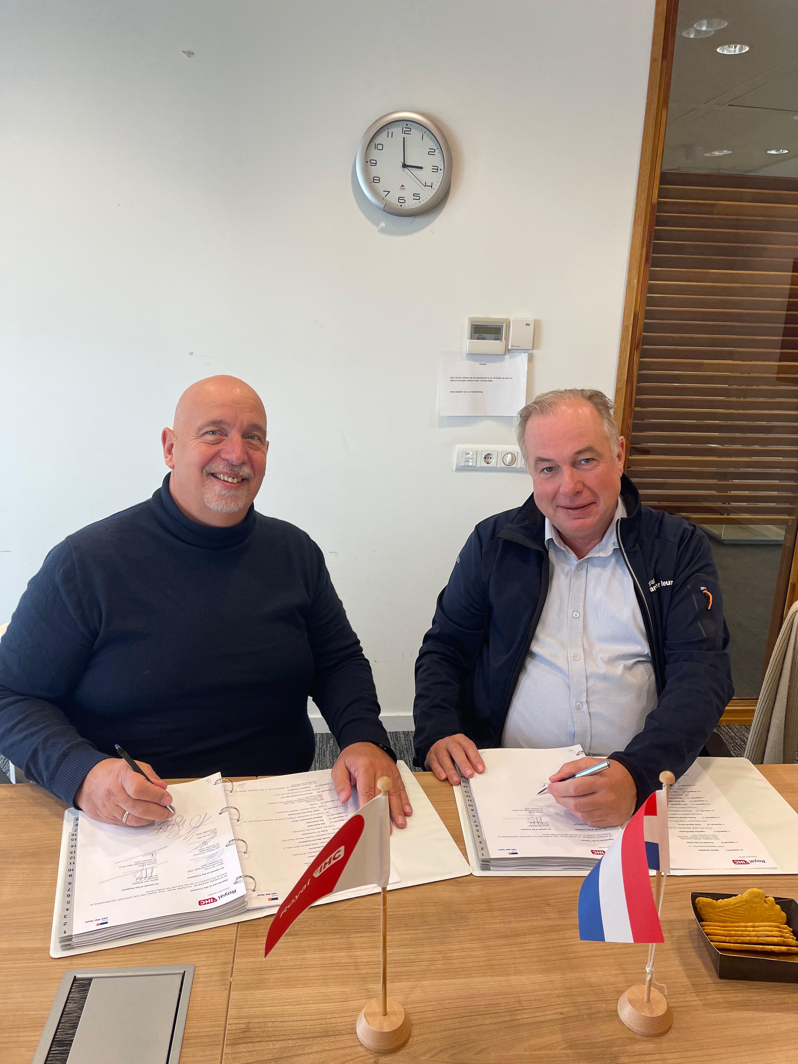 contract-signing-bert-jan-ter-riet-martin-den-breejen-1