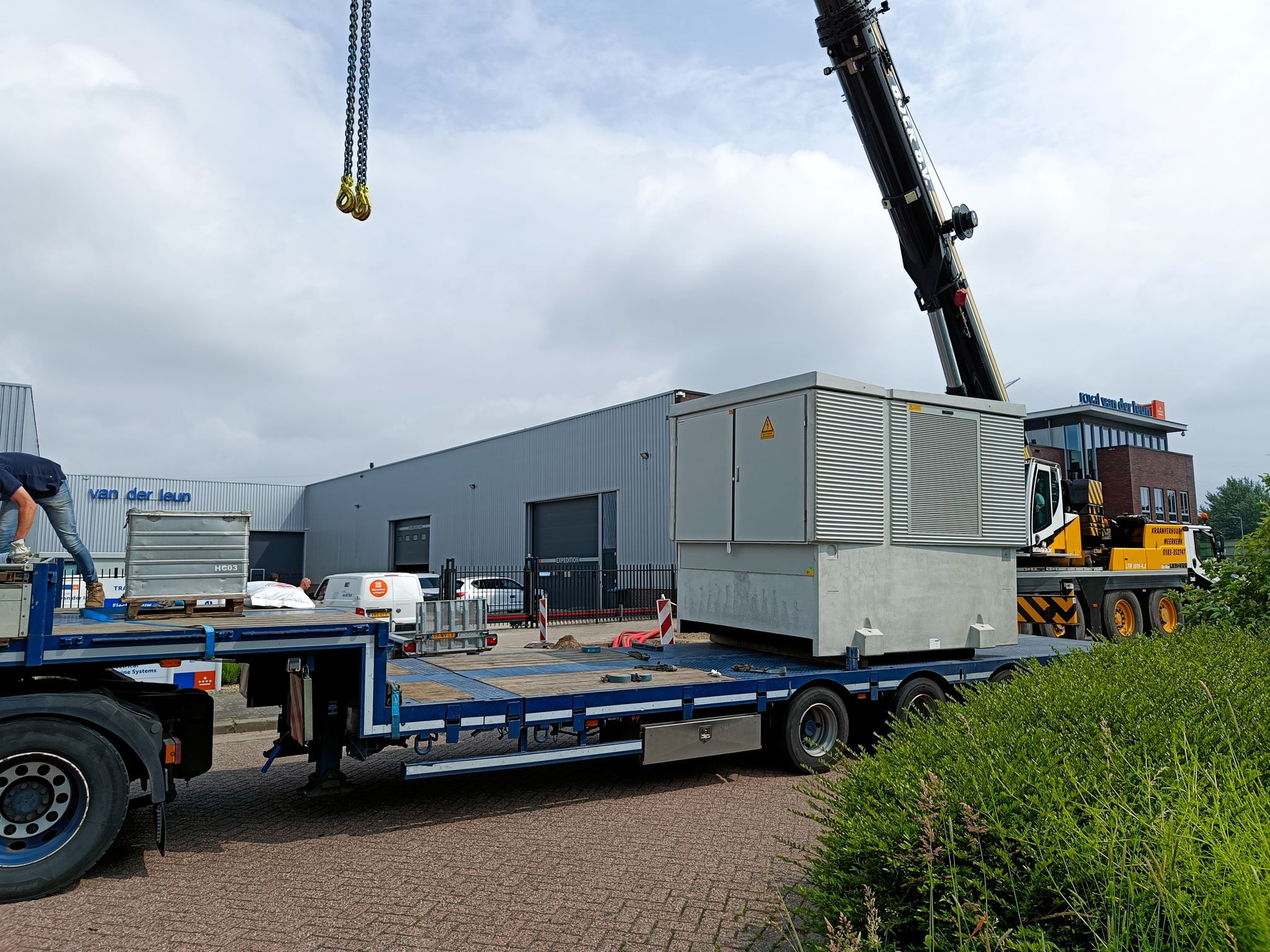 res-2-royal-van-der-leun-power-to-the-house-powersupply-headquarters-1-2