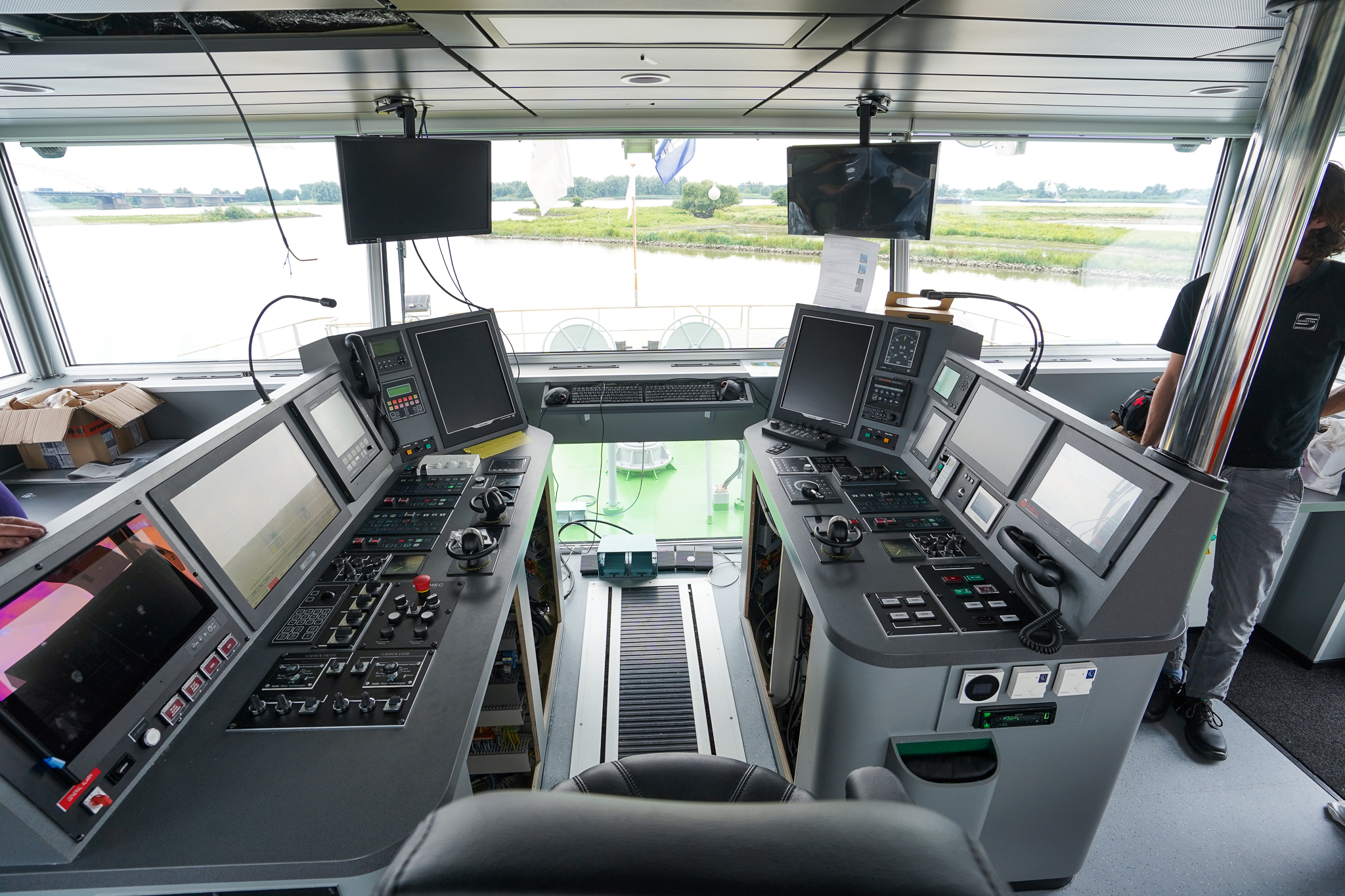 royal-van-der-leun-duikklok-schip-damen-shipyards-wsv-damen-system-integrator-archimedes-262-