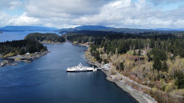1 - Royal Van der Leun - signs contract for 4 hybrid BC ferries - Damen-1