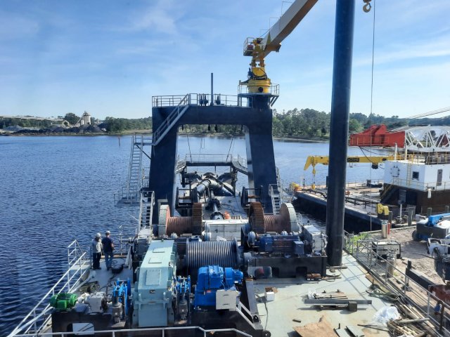 1 - Van der Leun North America dredger Delaware - Norfolk dredging - electrical installation idler b