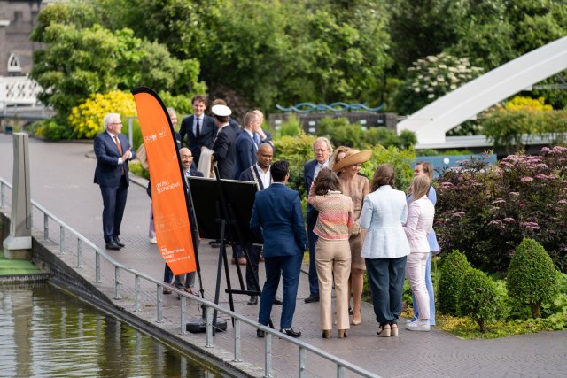 res - 1 - Familiebedrijven netwerk - next generation - fb 1 ned - royal van der leun - sliedrecht -