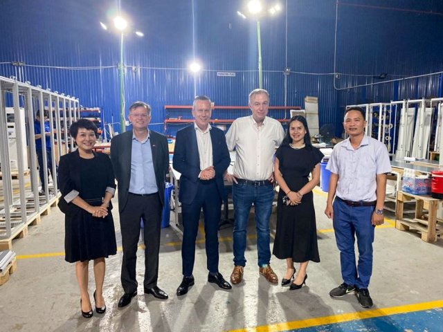 Royal Van der Leun Hai Phong Dutch Embassy CEO Martin and Diep Hoang Hong