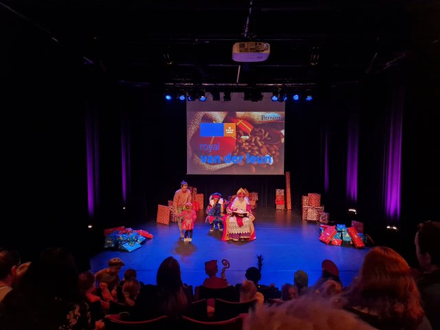 royal van der leun sinterklaas - pv - pakjes avond - vdl - van der leun - resized-1